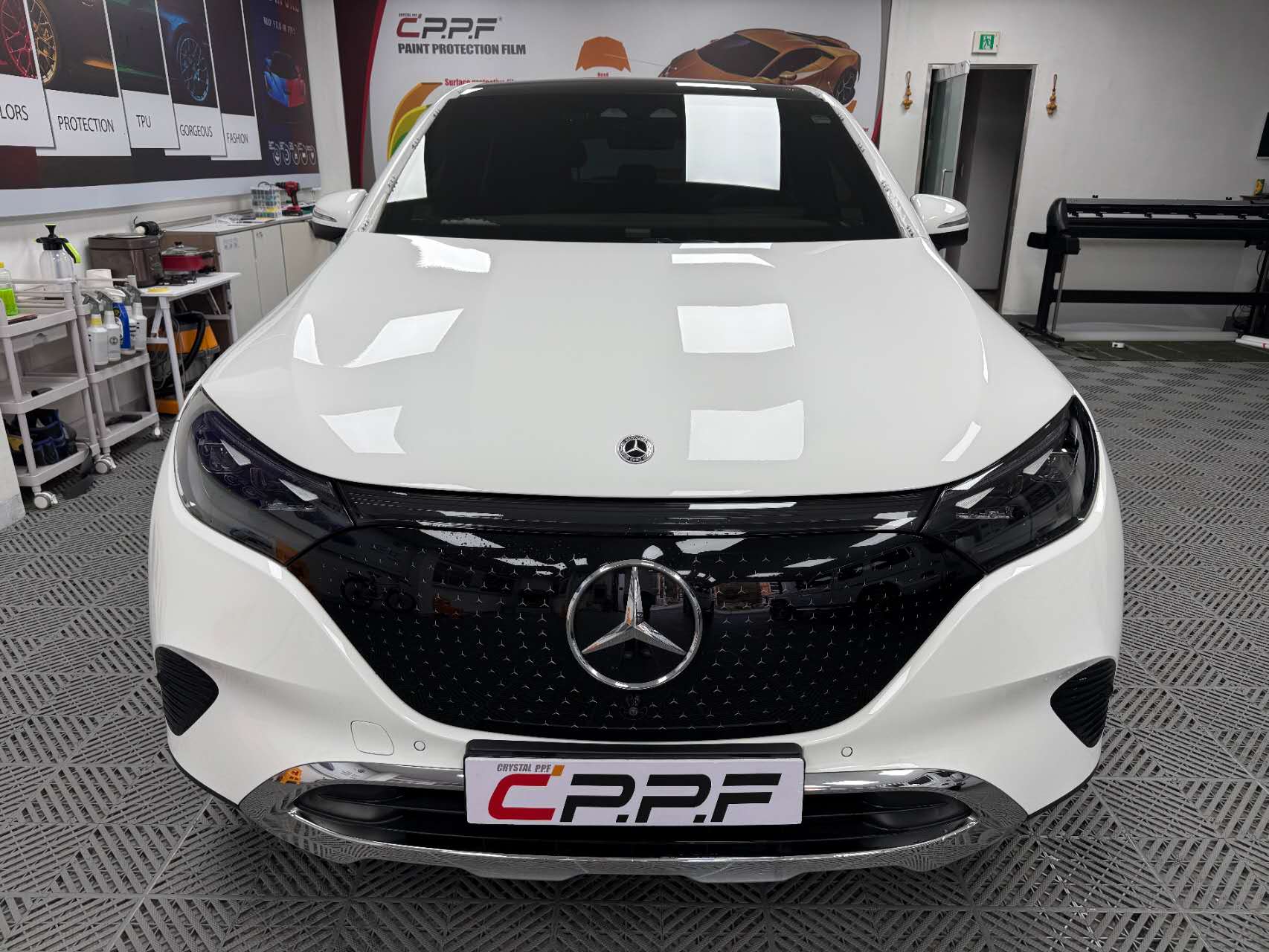 EQE SUV · 화이트/블랙 듀오톤
